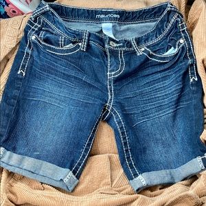 Maurices Bermuda Demin shorts